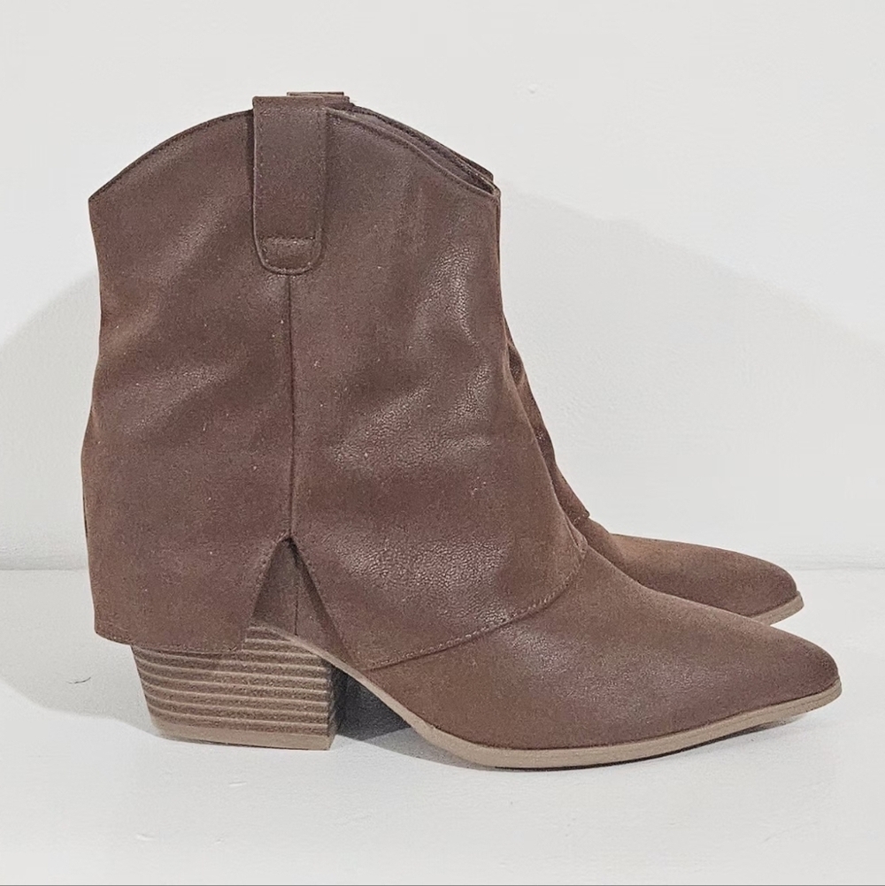 Altar'd State Ginger Fold Over Boots,with a stylish block heel Size 7.5 - Picture 4 of 12